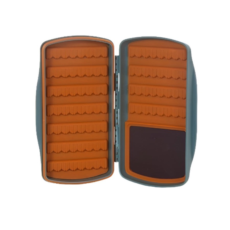 Fishpond Tacky Medium Pescador MagPad Fly Box