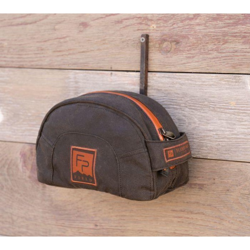 Fishpond Cabin Creek Toiletry Kit - Peat Moss